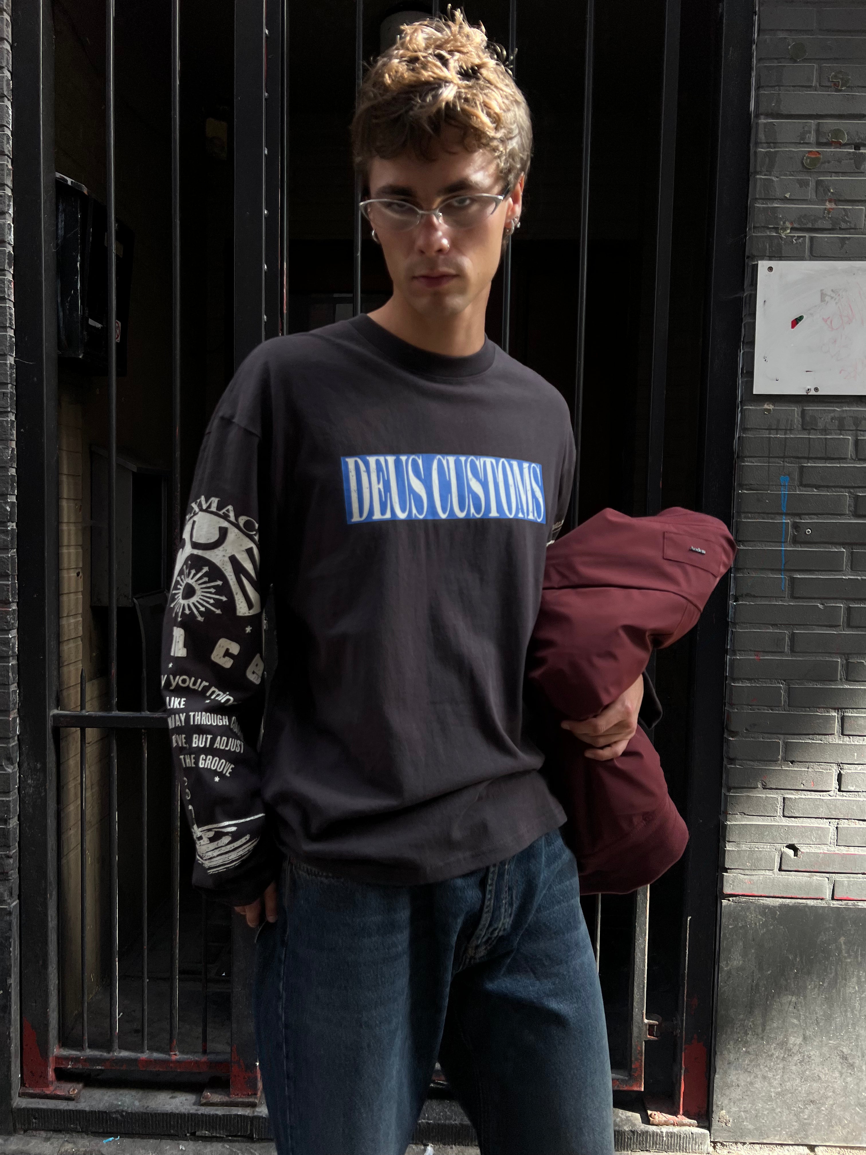 DEUS-TSHIRT-SUNDANCE