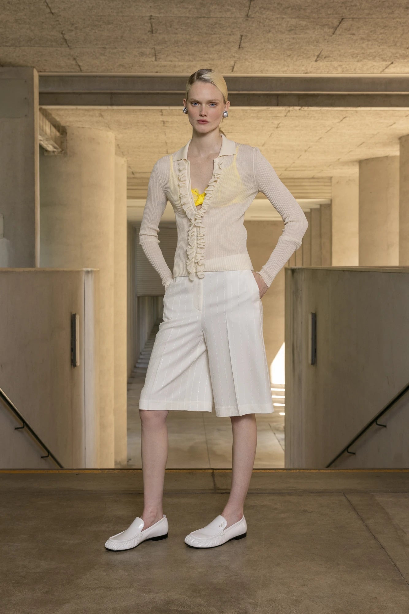 NUDE-SHORT-PINSTRIPE