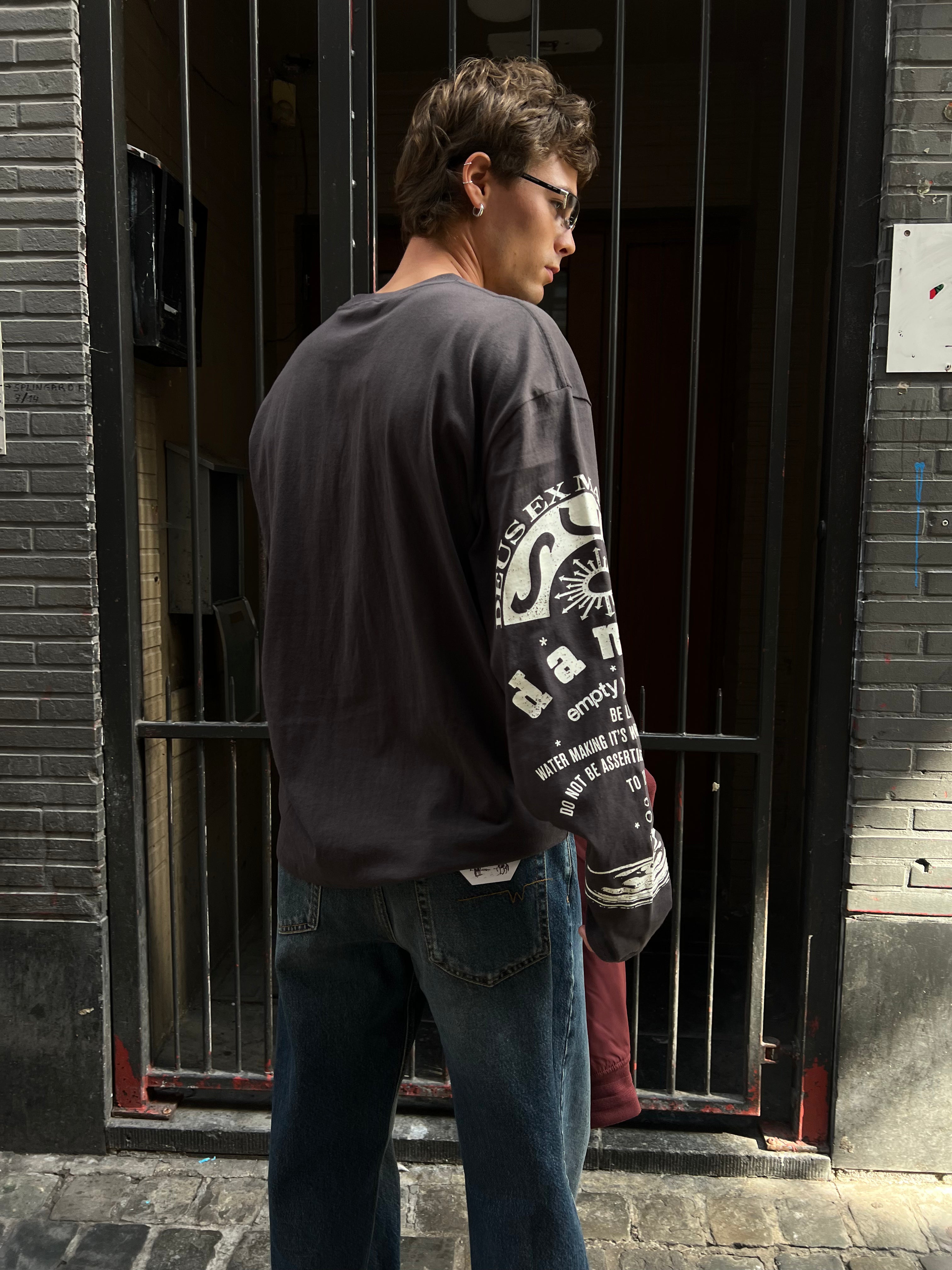 DEUS-TSHIRT-SUNDANCE
