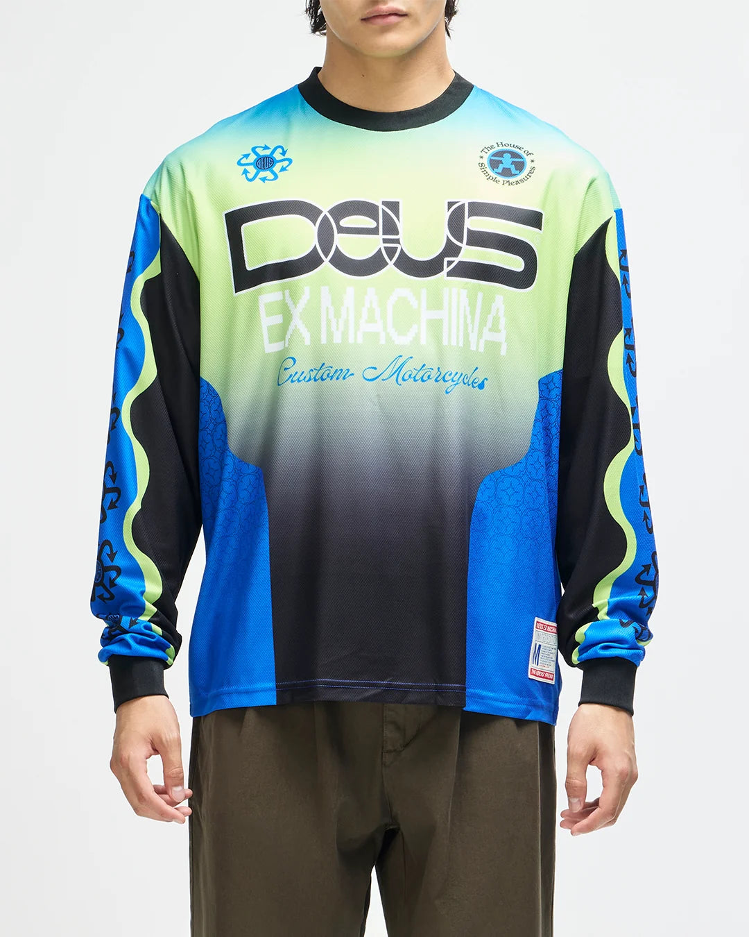 DEUS-TSHIRT-MANHOLE
