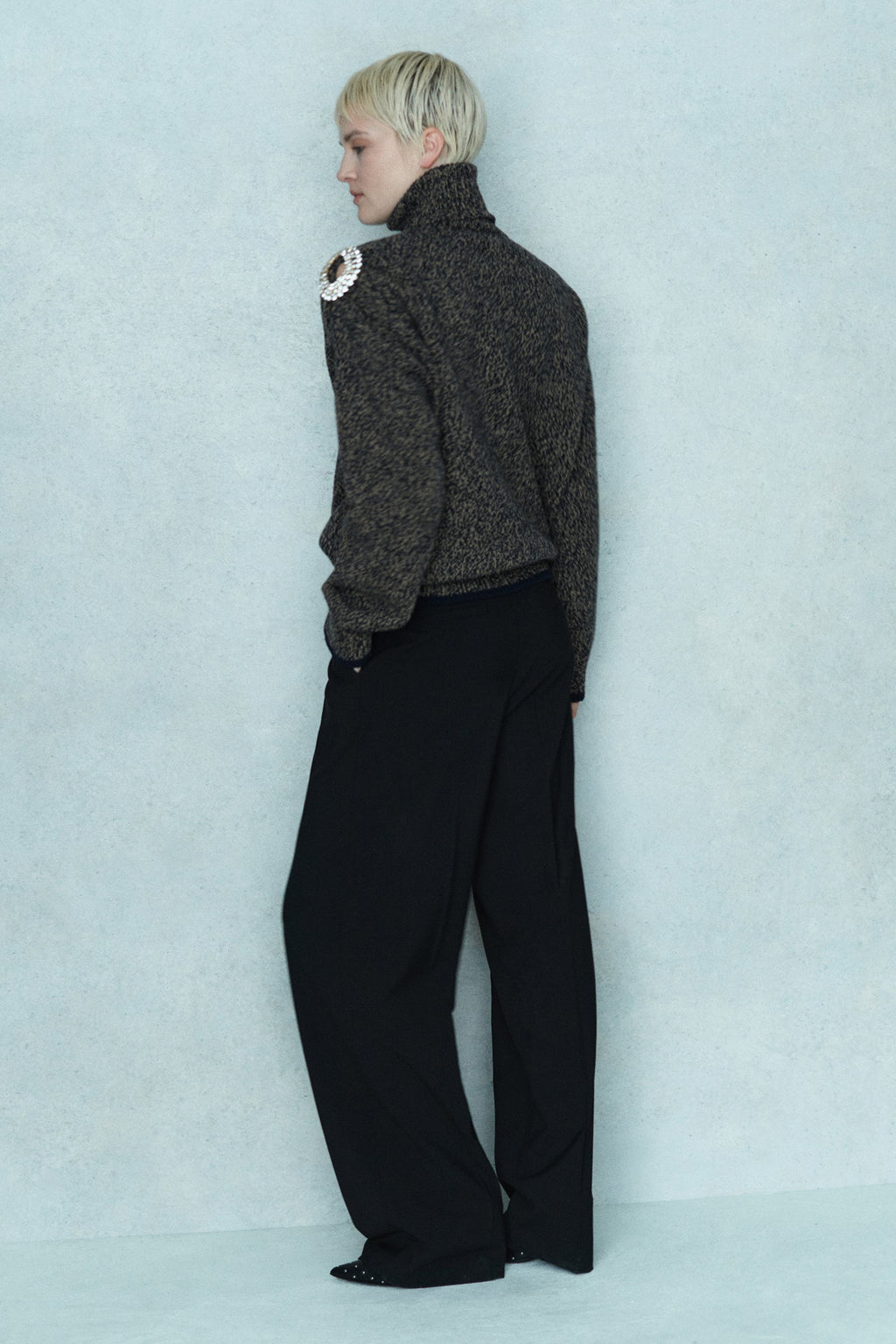 CIRCUSHOTEL-PULL-H5WL06