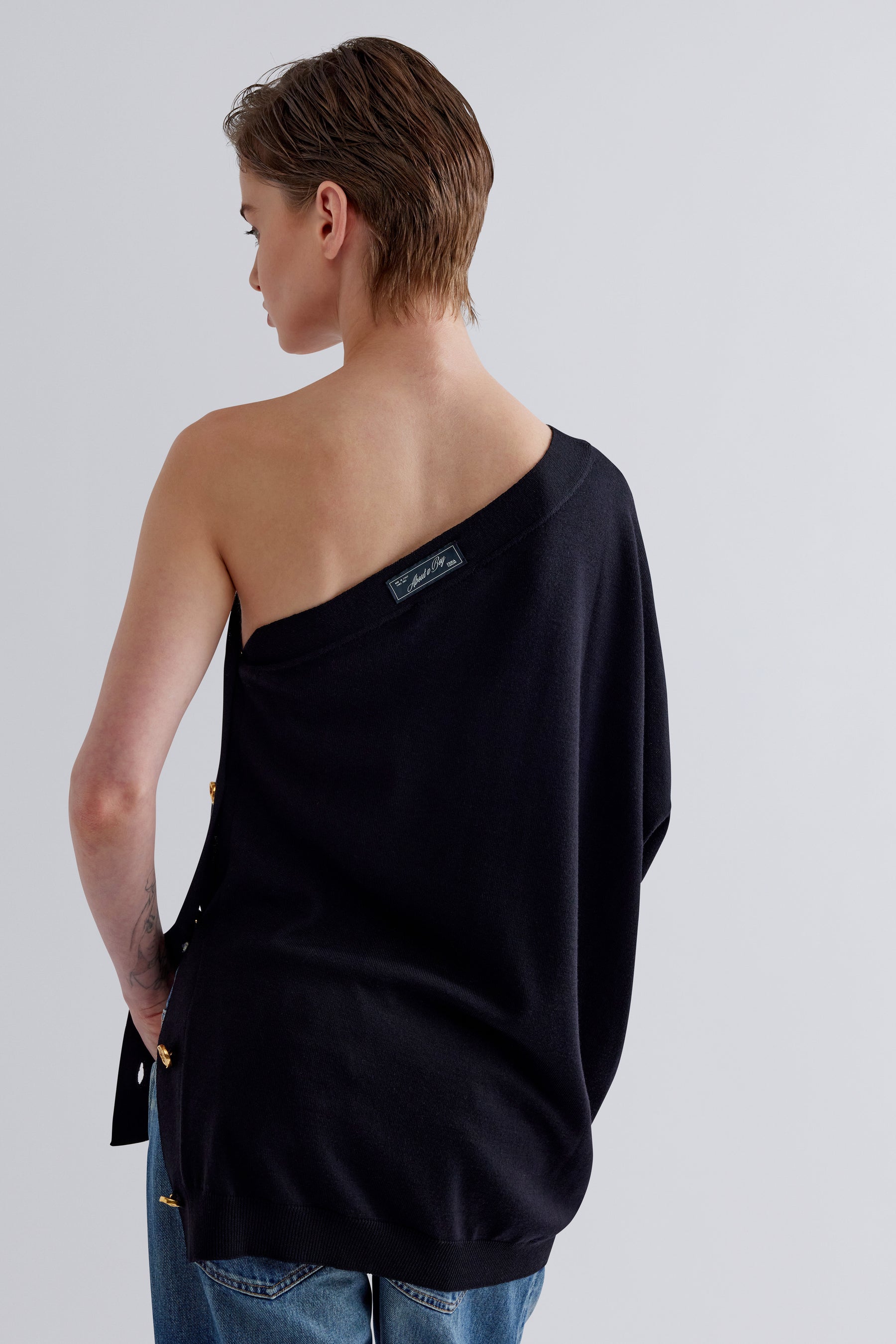 ERIKACAVALLINI-PULL-P5WA20